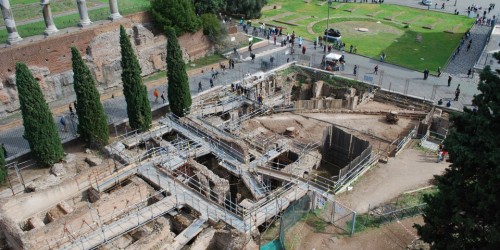 The Moses of Michelangelo, the school of the gladiators and an overview of an archaeological dig